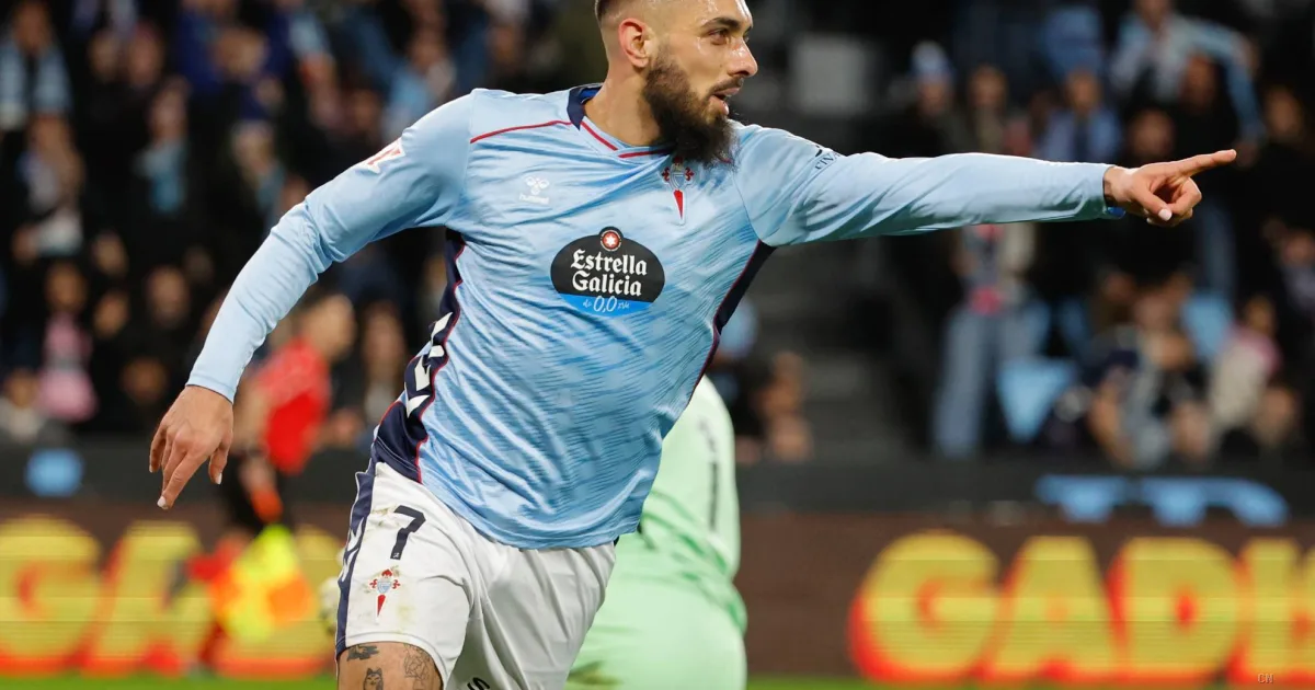 Borja Iglesias: "È tristissimo che i calciatori gay non possano uscire allo scoperto"
