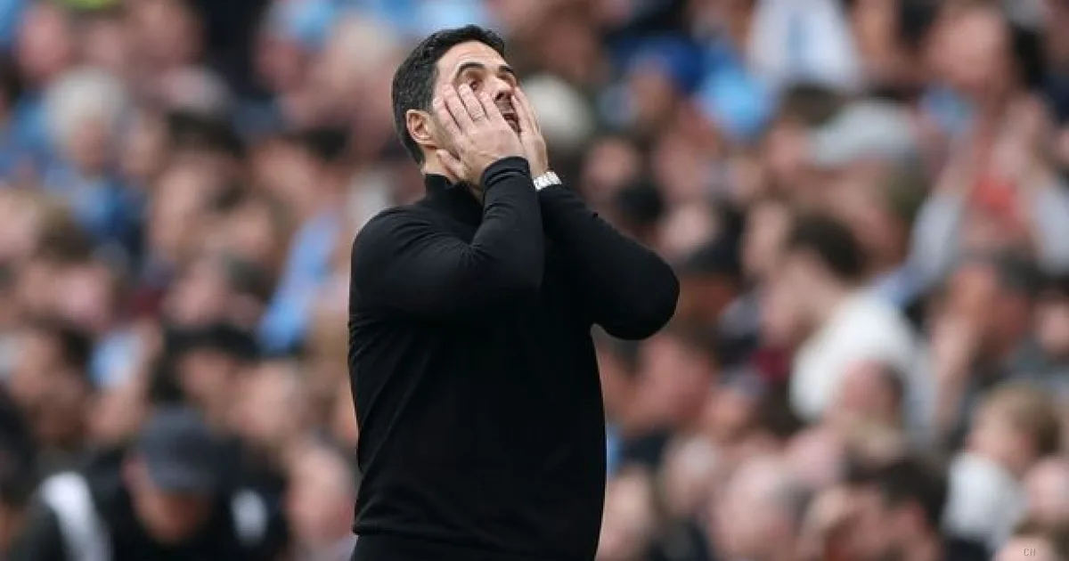Arteta sotto accusa: la scelta di non cambiare Hincapié costa la Coppa a Arsenal