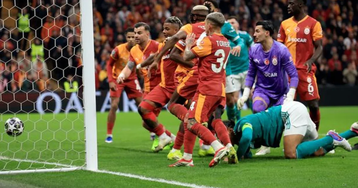 Liverpool e Galatasaray, due gol annullati dal VAR nella confusione di Istanbul