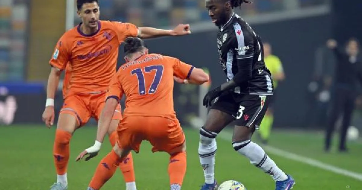 Zemura ko, lesione muscolare per il terzino dell'Udinese