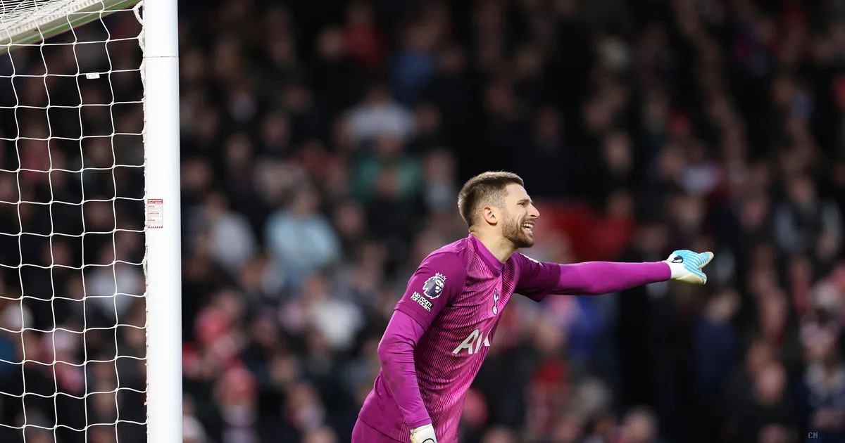 Tottenham, cambio portiere in emergenza: Vicario entra dopo 16 minuti contro l'Atletico