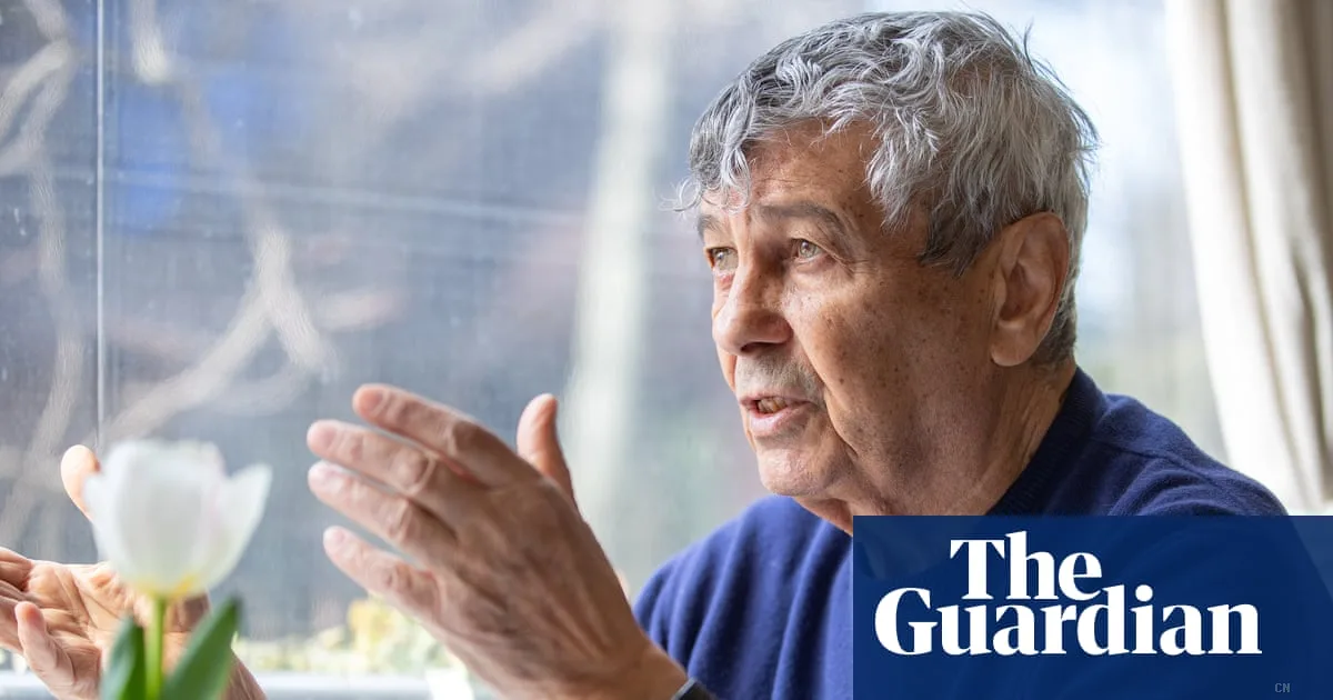 Lucescu a 80 anni sfida il fisico: "Non me ne vado da vigliacco". La Romania sogna il Mondiale