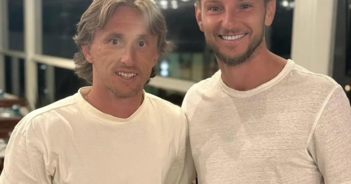 Rakitic esalta Raphinha: «Il Barça dipende da lui». L'ex blaugrana analizza i quarti di Champions