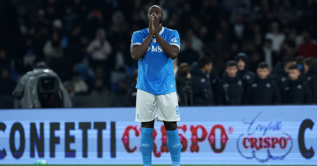 Lukaku sfida il Napoli: resta in Belgio senza permesso, De Laurentiis furioso