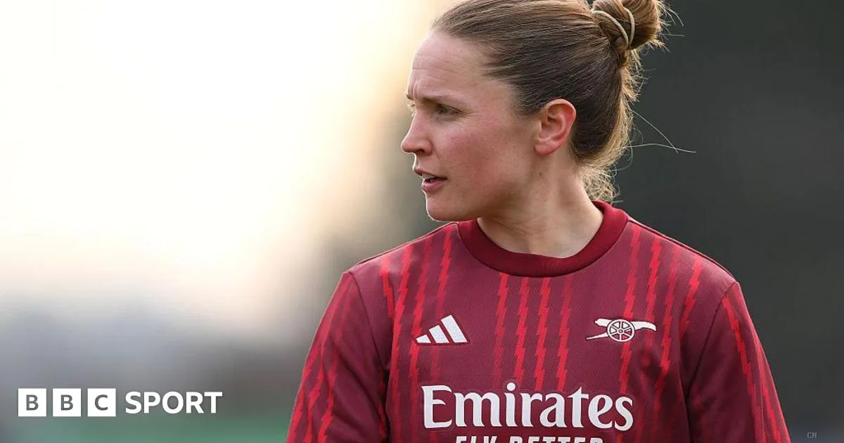 Kim Little rinnova con l'Arsenal: la capitana resta per un altro anno