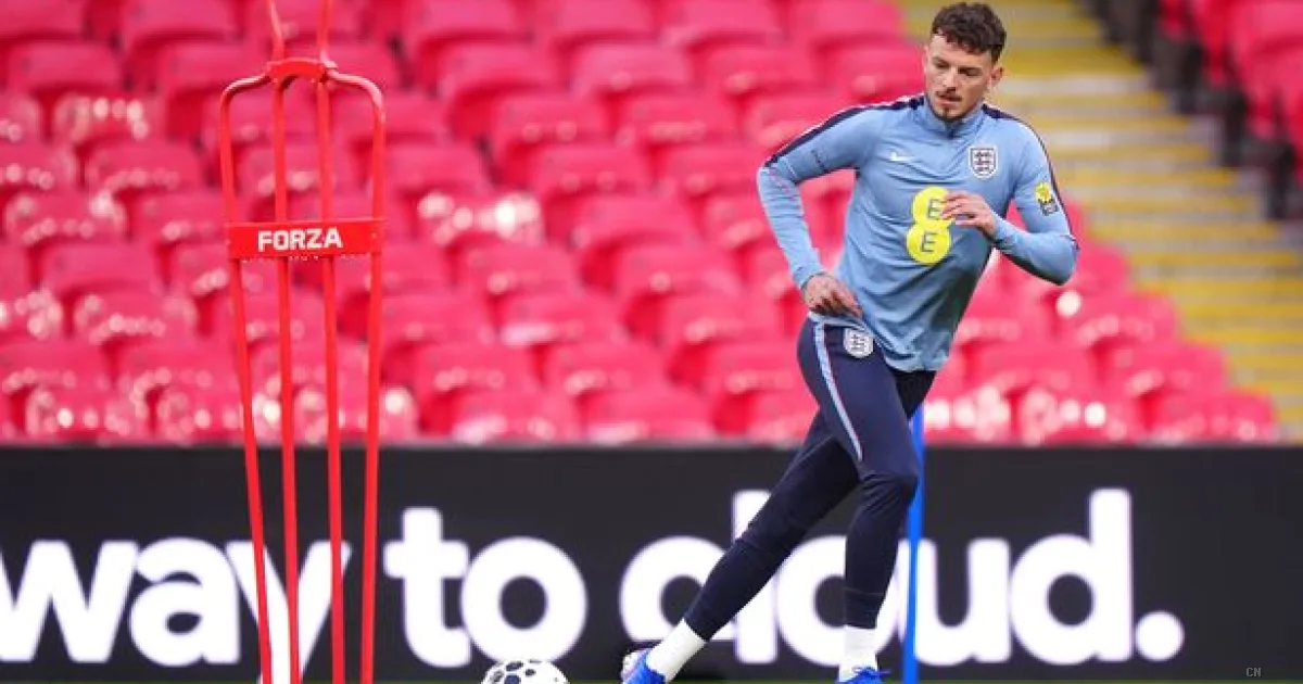 Tuchel difende Ben White: "Merita una seconda chance". I tifosi inglesi lo fischiranno?