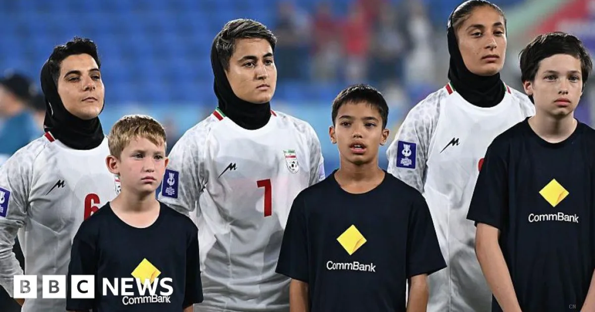 Cinque calciatrici iraniane in una casa protetta in Australia dopo la protesta all'Asian Cup