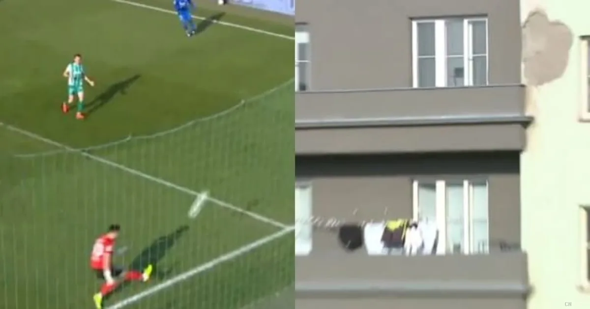 Pallone oltre lo stadio: il portiere colpisce una casa. Accade in Repubblica Ceca
