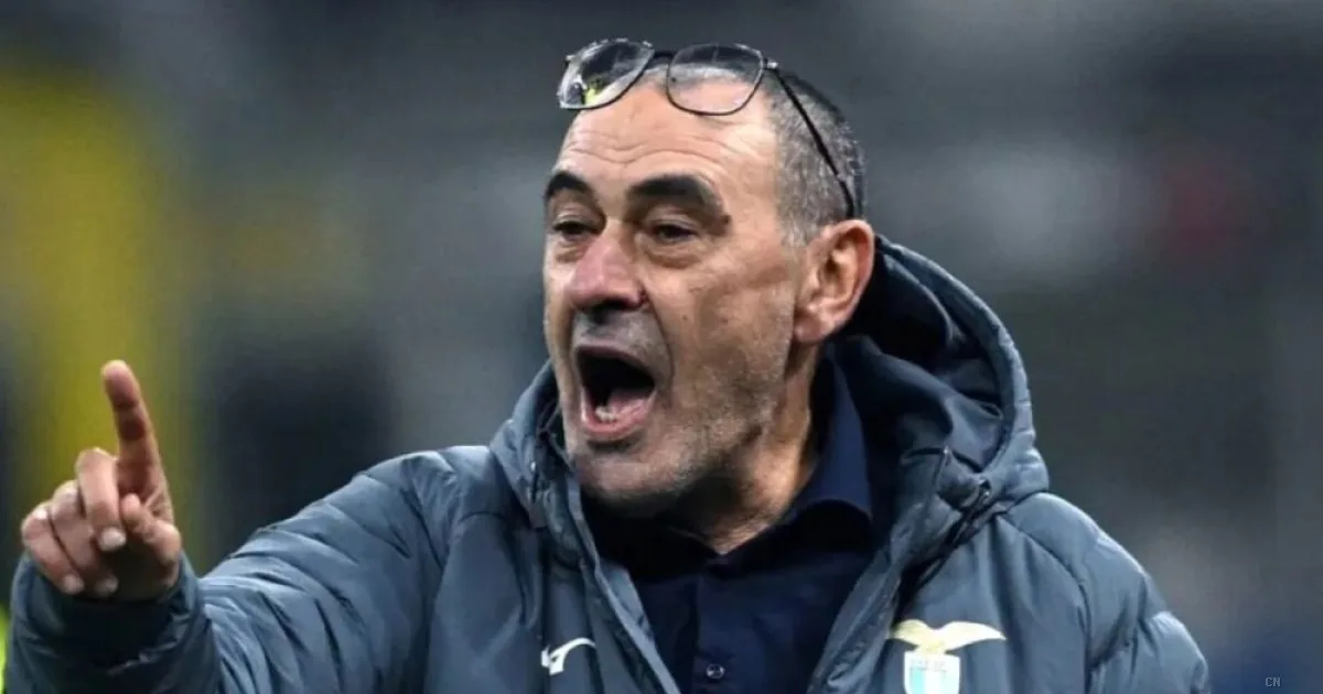 Lazio, cresce l'incertezza su Sarri: il club sonda i sostituti mentre trattative si bloccano
