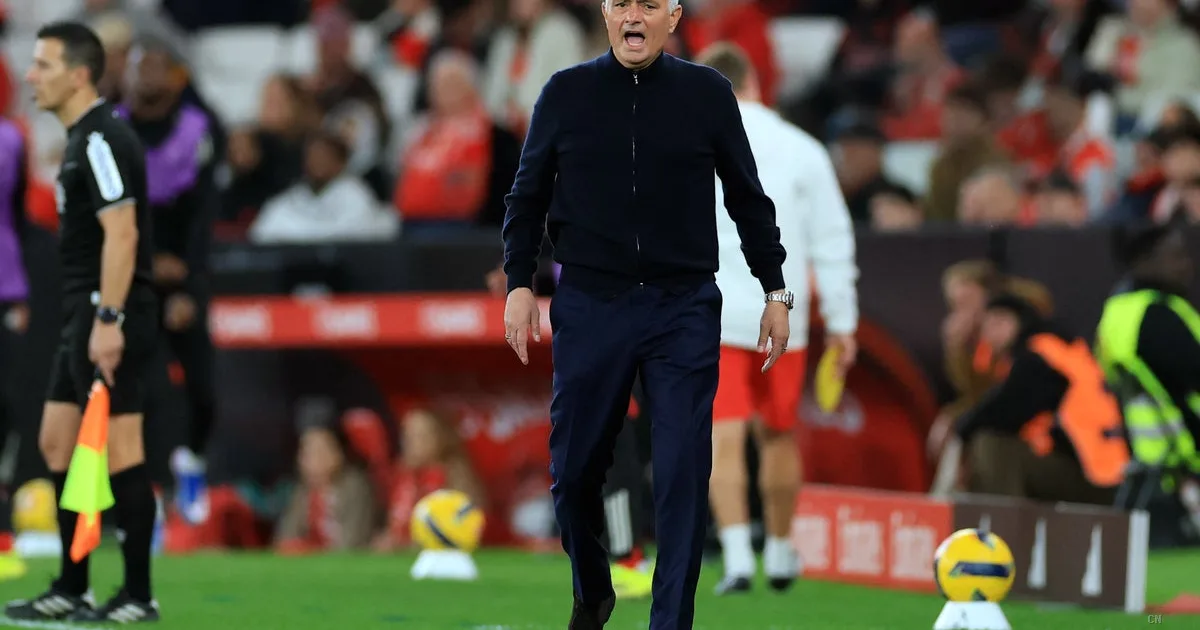 Mourinho furioso con l'assistente del Porto: 'Mi ha dato del traditore 50 volte'