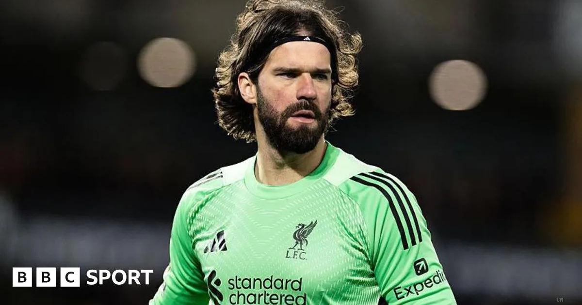 Alisson salta il Galatasaray ma torna per il Tottenham: le condizioni del portiere del Liverpool