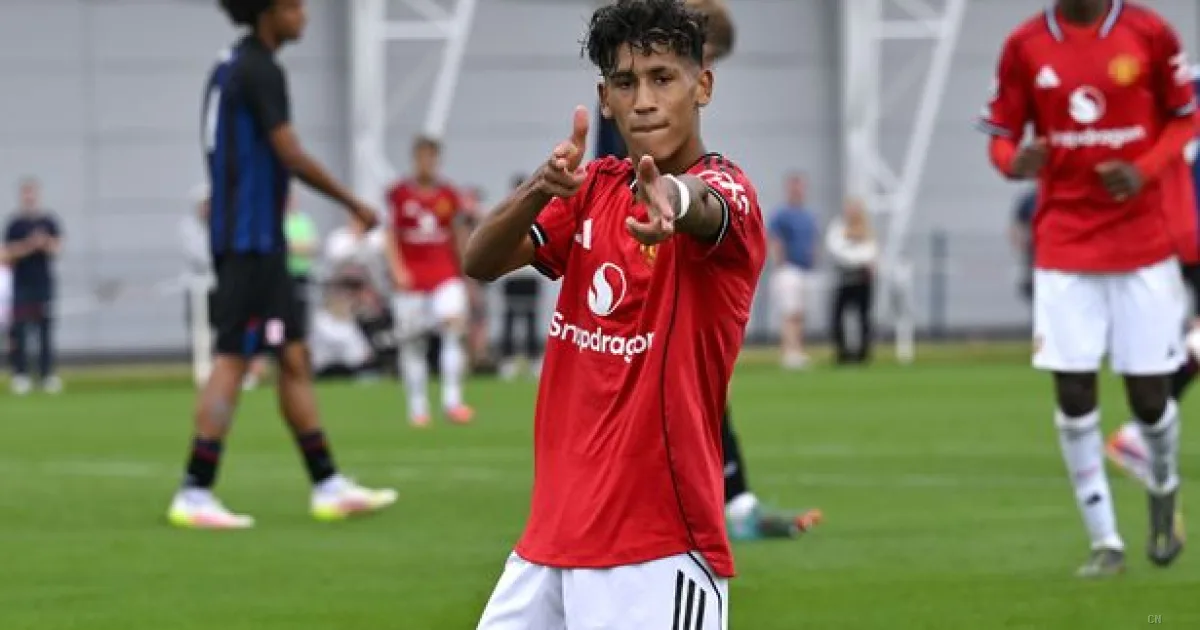 Manchester United, il mistero di JJ Gabriel: Carrick spiega il blocco del talento 15enne
