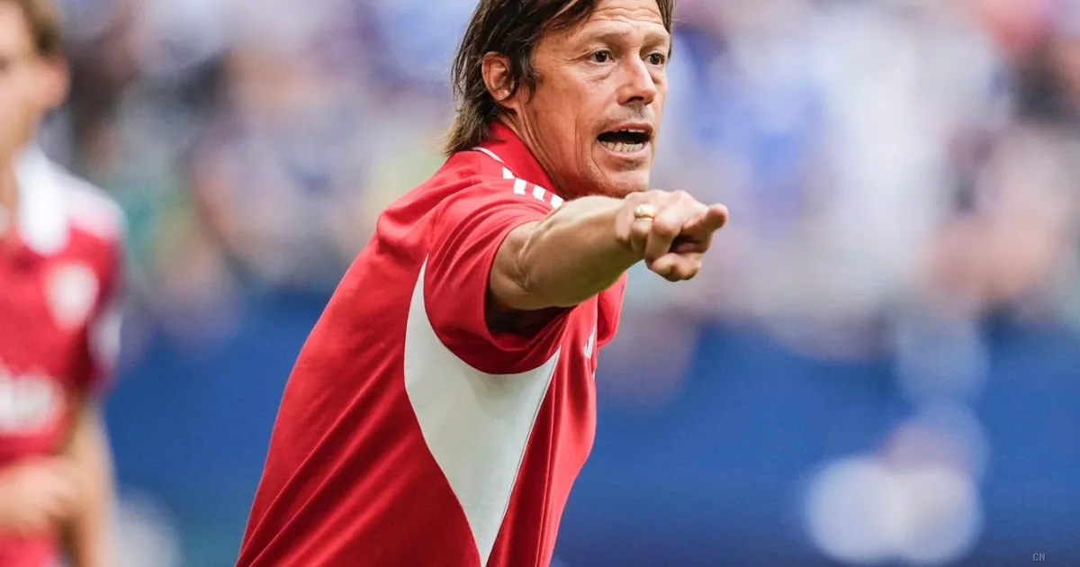 Almeyda contro il sistema: «Missili da 50 milioni mentre il calcio prosegue indifferente»