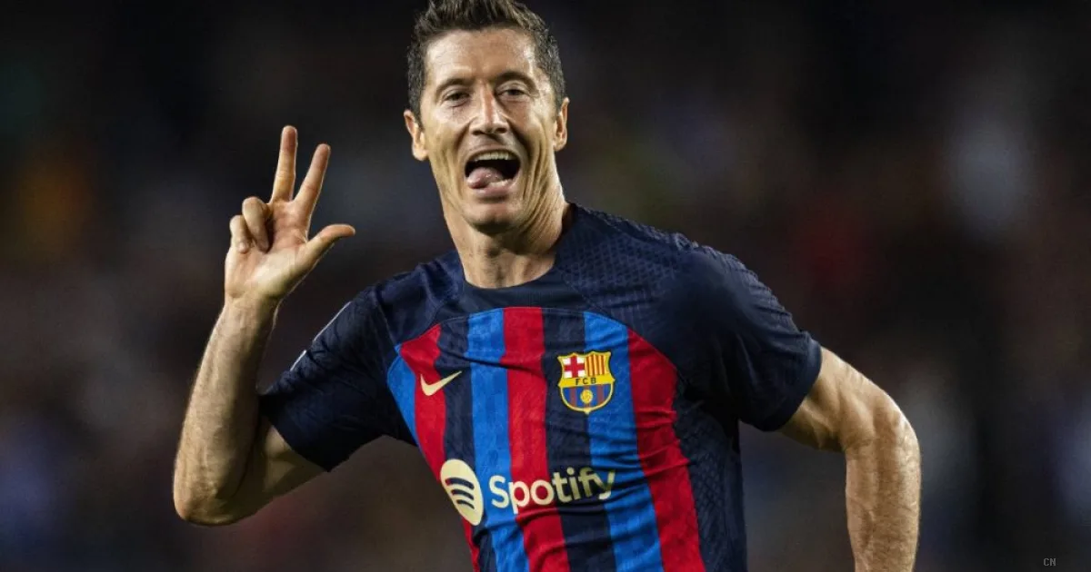 Lewandowski chiarisce il suo futuro: «Non è una priorità adesso, penso solo a vincere»