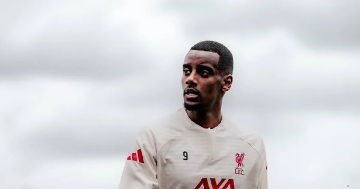 Isak non sarà convocato dalla Svezia, Slot frena gli entusiasmi: "Non aspettatevi il top subito"