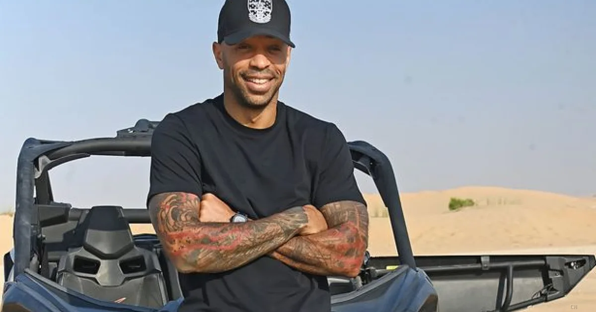 Thierry Henry in forma smagliante a 48 anni: i tre segreti della trasformazione fisica