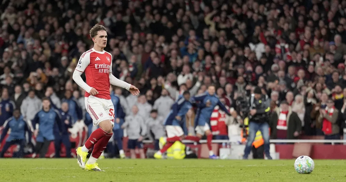 Arsenal vince in extremis: Dowman fa la storia a 16 anni, Gunners più vicini al titolo