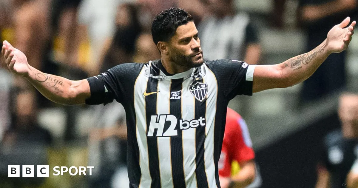 Campionato Mineiro, finale selvaggia: 23 espulsioni dopo la rissa tra Cruzeiro e Atletico