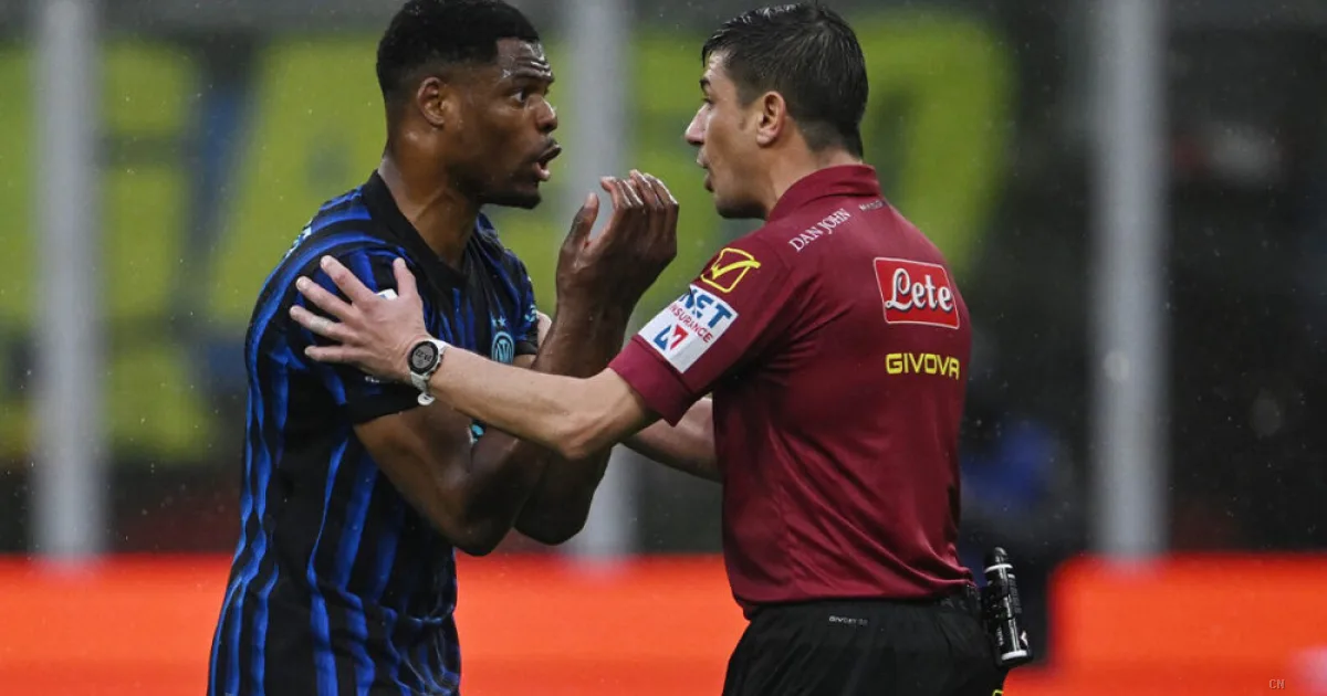 Inter-Atalanta, Manganiello nella bufera: i giornali bocciano l'arbitro per il rigore negato a Frattesi