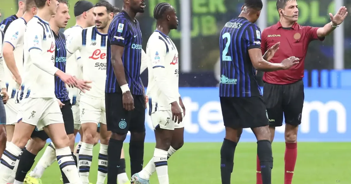 Inter furibonda per gli arbitraggi: due episodi contestati con Atalanta, Chivu espulso