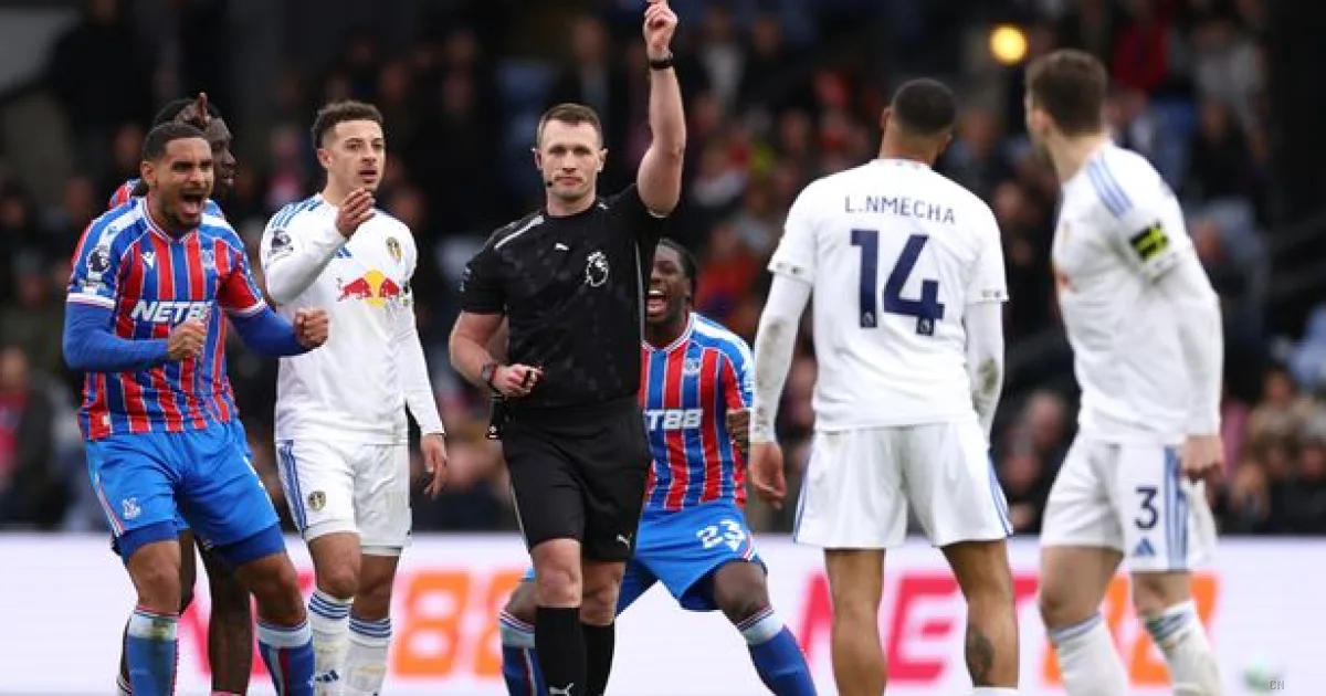 Caos arbitrale a Leeds-Crystal Palace: rosso fantasma dopo errore del direttore di gara