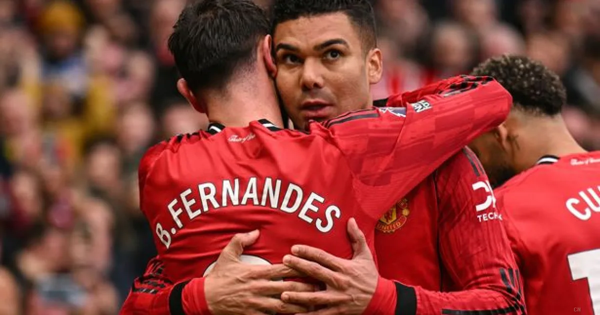 Manchester United supera l'Aston Villa 3-1: Fernandes firma un'assist-show da record