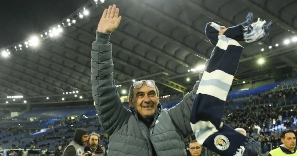 Sarri esalta il ritorno dei tifosi all'Olimpico: «Vittoria meravigliosa, ma la stagione resta la più dura»