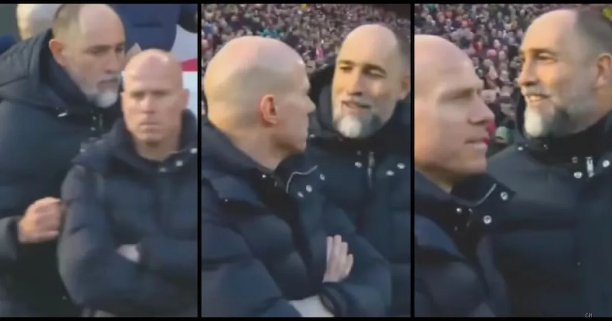 Tudor scambia Slot con il suo collaboratore: la gaffe diventa virale prima di Liverpool-Tottenham