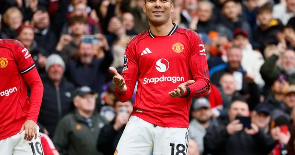 Manchester United in dilemma su Casemiro: la squadra chiede il rinnovo ma gli esperti dicono no