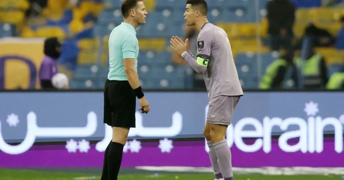 Makkelie arbitra Arsenal-Leverkusen: il passato controverso del direttore di gara olandese