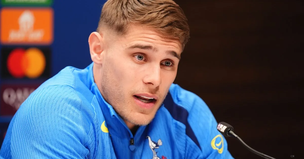 Van de Ven contro le critiche: "I giocatori del Tottenham non hanno mollato"