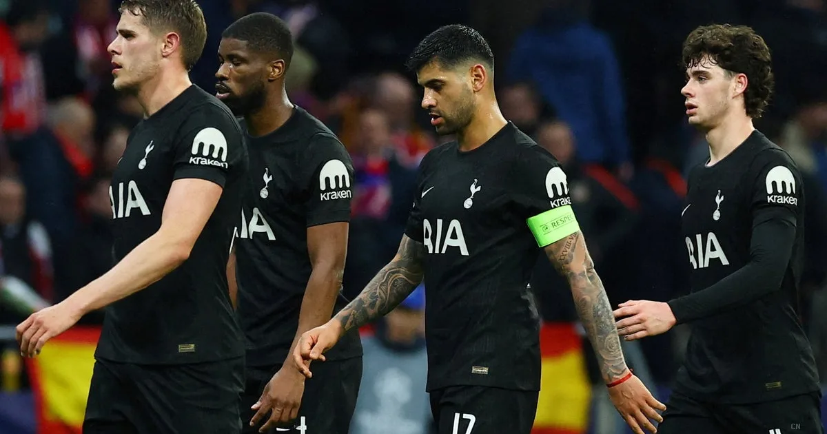 Van de Ven smonta le voci: «I giocatori del Tottenham non hanno mollato»