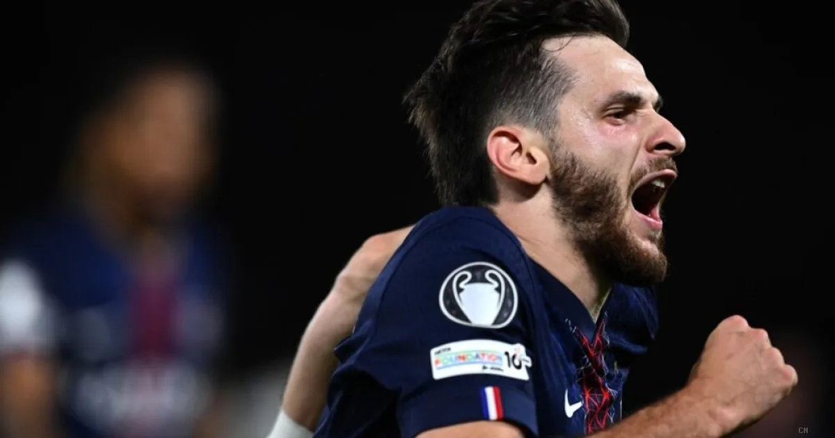 Kvaratskhelia demolisce il Chelsea: il georgiano del PSG firma un'altra serata da fenomeno in Champions