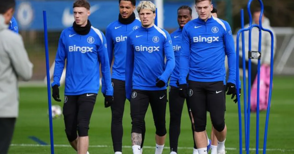 Chelsea, grande sollievo per Rosenior: Colwill torna in campo prima della sfida con il PSG