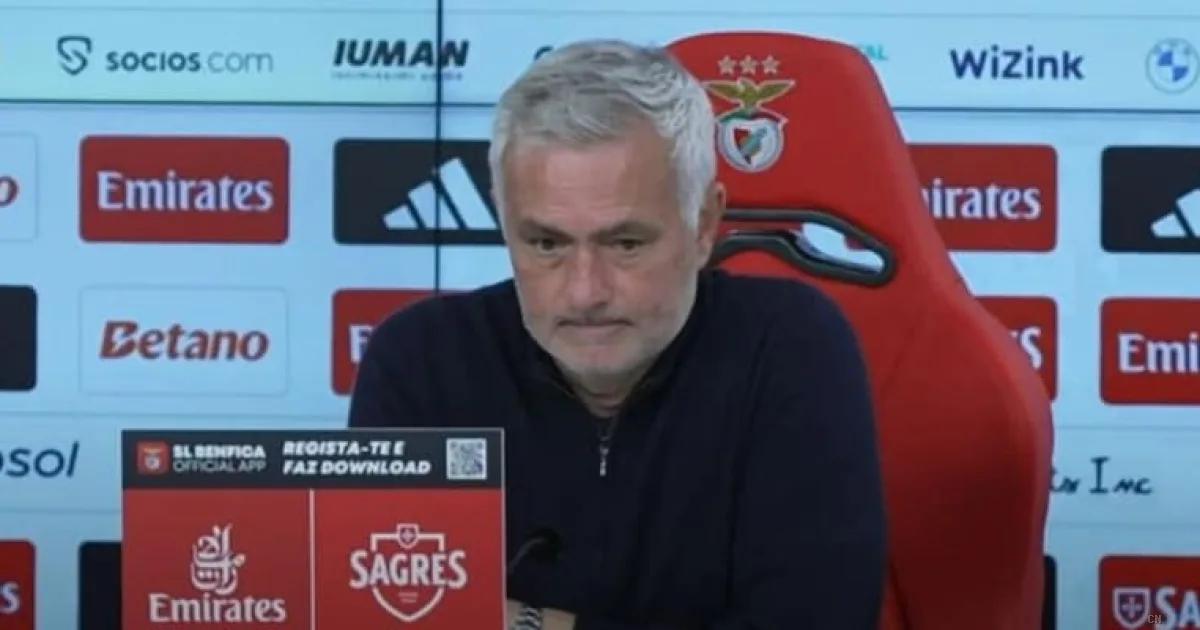 Benfica travolge il Guimarães 3-0, Mourinho protesta dalla tribuna: "Espulsione una farsa"