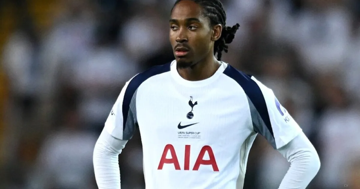 Juventus su Spence del Tottenham: il terzino inglese nel mirino per l'estate