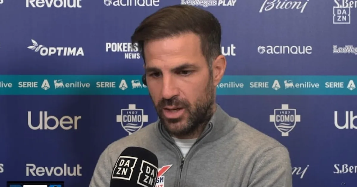 Fabregas e il Como travolgono il Pisa 5-0: «I social uccidono il talento, i giocatori stiano liberi»