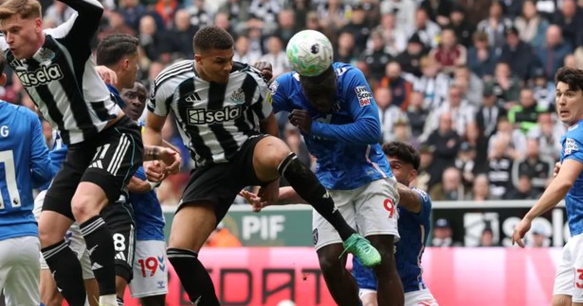 Newcastle, gol annullato a Thiaw nel derby: l'arbitro aveva ragione, Murphy in fuorigioco