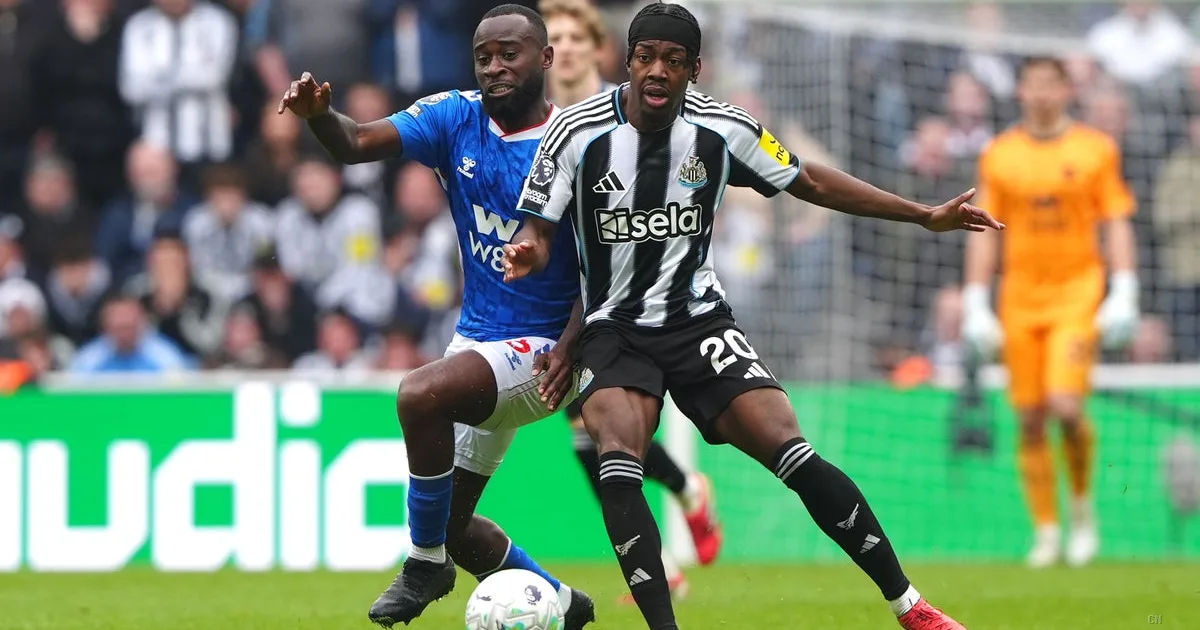Derby del Tyne sospeso per insulti razzisti a Geertruida, Newcastle promette indagini