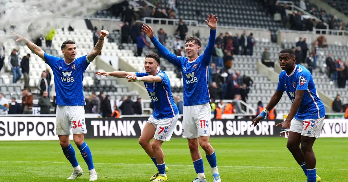 Sunderland umilia Newcastle nel derby, ma razzismo e scontri offuscano la vittoria