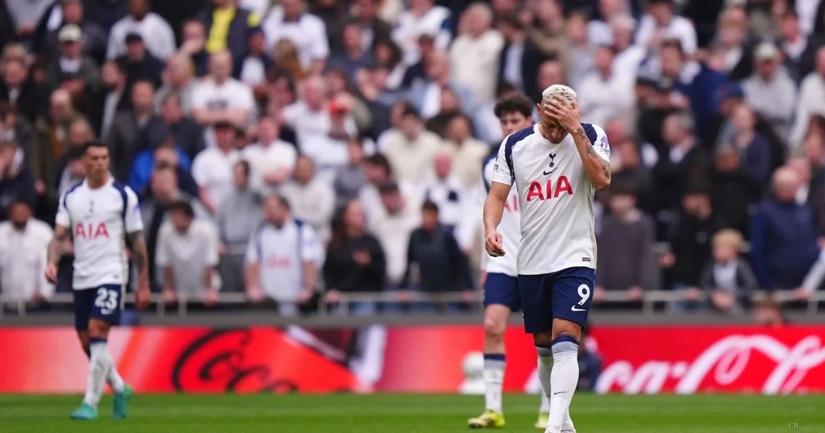 Tottenham in bilico: dopo il 0-3 con il Nottingham Forest, la retrocessione diventa realtà