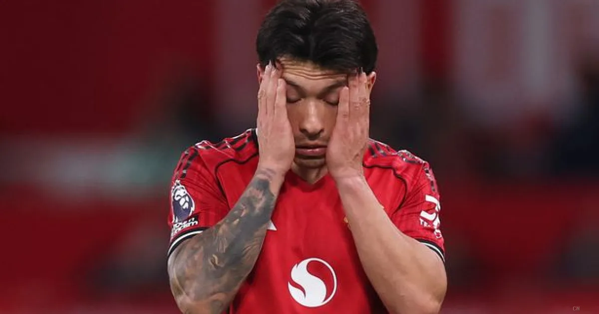 Manchester United, ricorso d'urgenza per Lisandro Martinez: Carrick contesta il rosso contro il Leeds