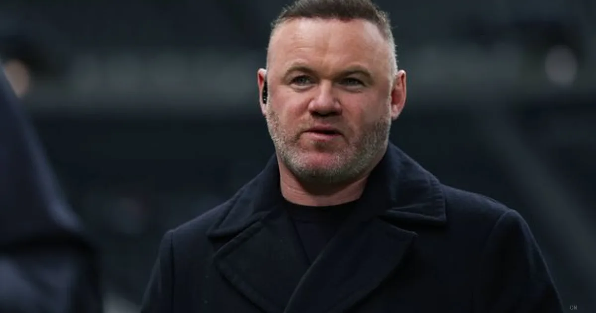 Liverpool fuori dalla Champions: Rooney attacca Slot sulla gestione di Isak e avverte sulla panchina