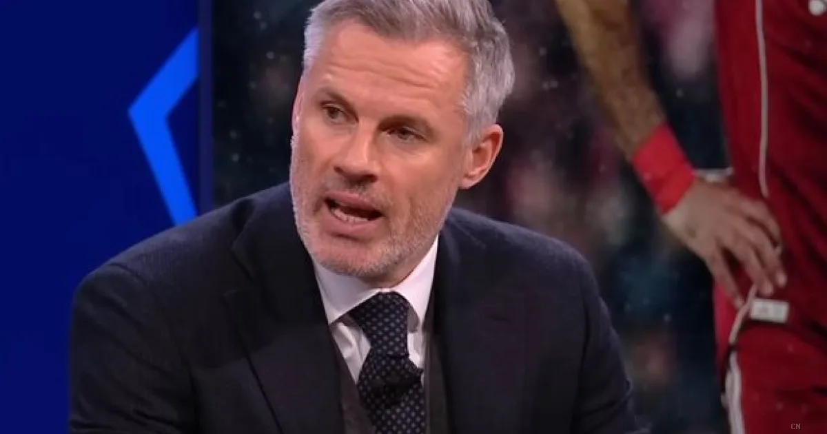 Liverpool fuori dalla Champions, Carragher attacca Slot: "Scelta folle su Salah, sono sbalordito"