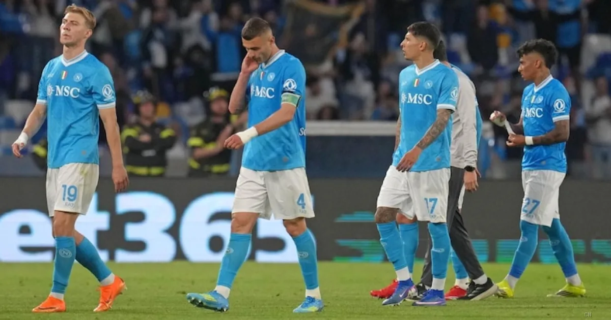 Napoli, crollo totale al Maradona: la Lazio di Sarri umilia gli azzurri e interrompe un'imbattibilità storica