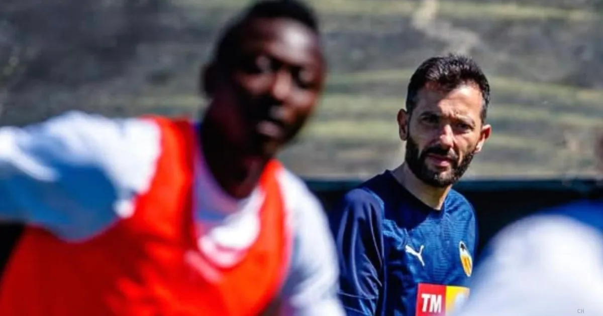 Valencia, il caso Umar Sadiq: due mesi senza gol e tensioni tattiche, il nigeriano finisce in panchina