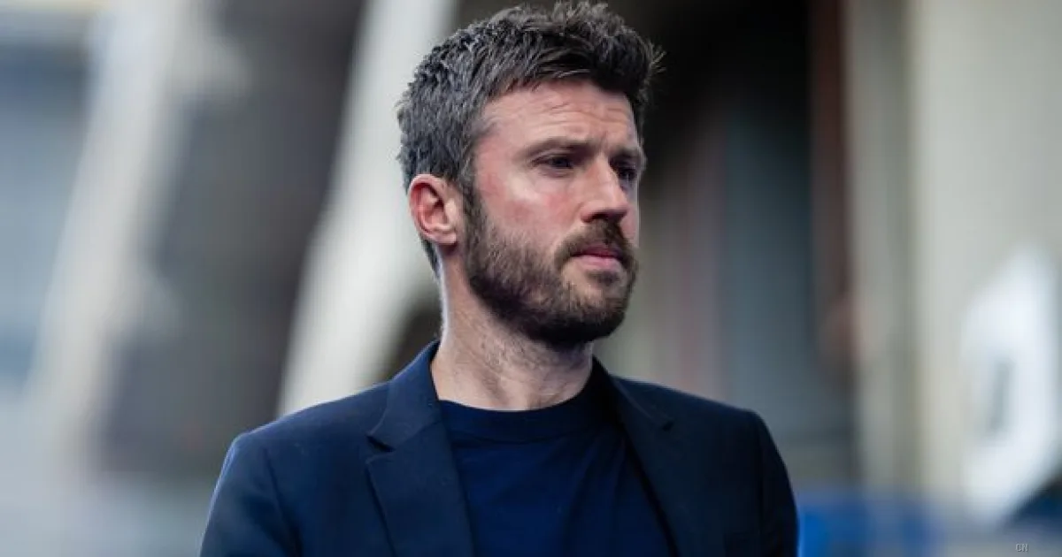 Manchester United, Michael Owen avvisa la dirigenza: "Sarebbe folle non confermare Michael Carrick"