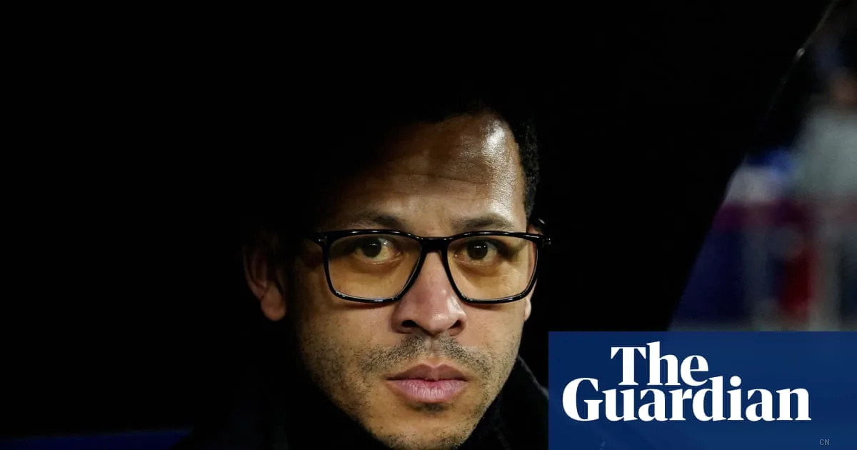 Chelsea nel caos: il fallimento di Rosenior e una crisi storica che non accenna a fermarsi