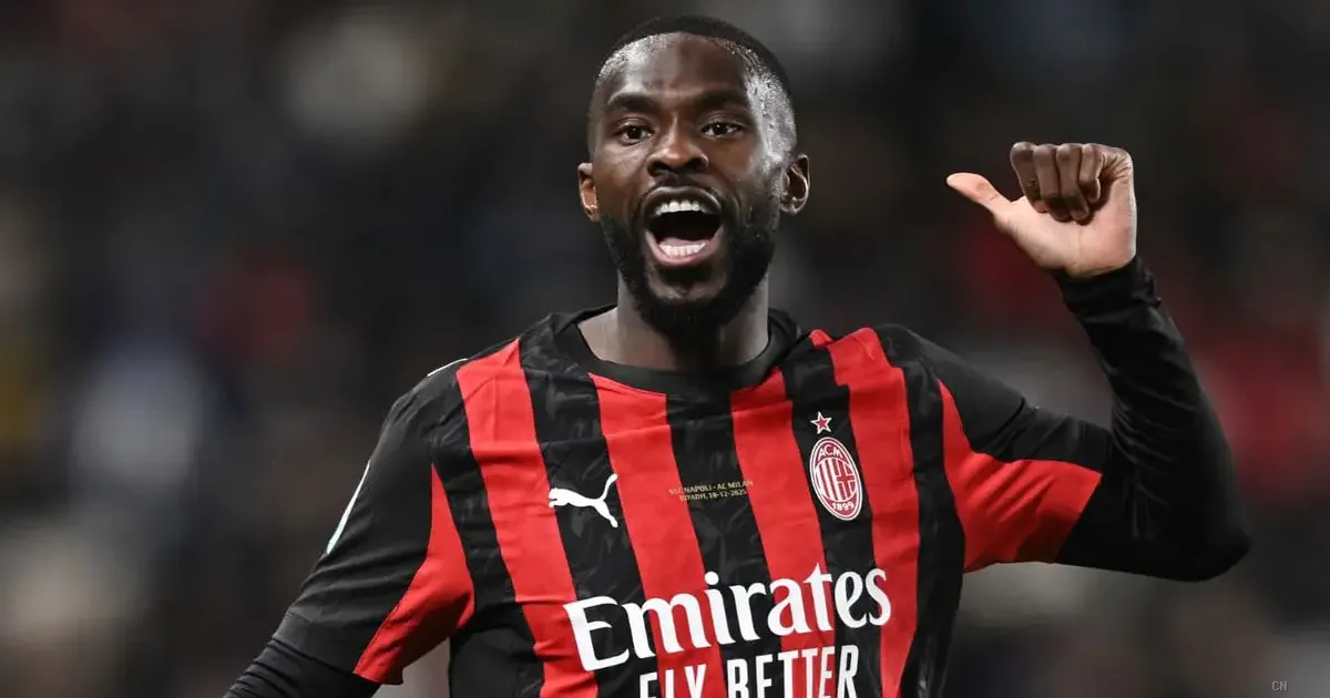 Tomori giura fedeltà al Milan: «La Champions è vitale, mi sento rossonero. Su Leao e Allegri vi dico tutto»