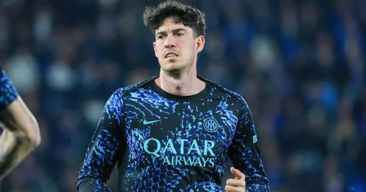 Bastoni torna per lo scudetto: l'Inter festeggia a San Siro ma il Barcellona prepara l'assalto al difensore